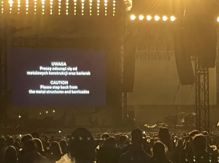Z powodu nadciągającej burzy organizatorzy apelowali o bezpieczne zachowania.
