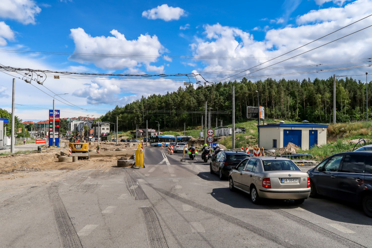 Obecnie na ul. Nowowiczlińskiej są korki, bo trwa budowa Trasy Kaszubskiej. Kolejne utrudnienia będą związane już z samą przebudową ulicy. 