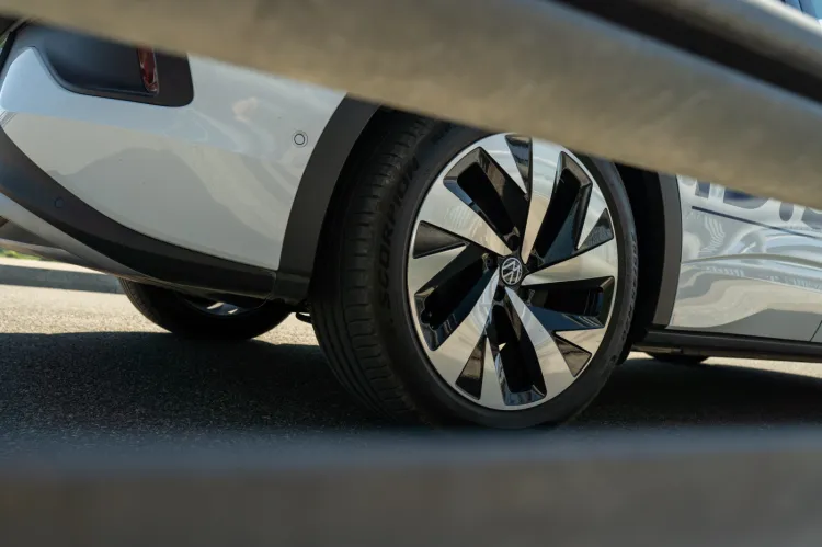 Nowy, w pełni elektryczny Volkswagen ID.5.