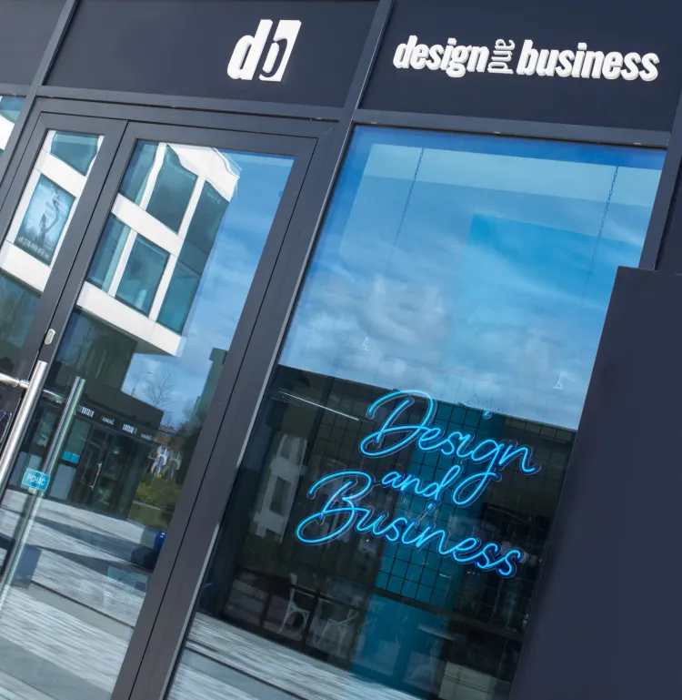 Design and Business zaprasza do swojej siedziby na konsultacje i lampkę Prosecco.

