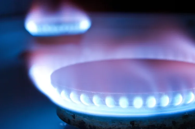 Rząd przyjął projekt ustawy dotyczący wzmocnienia bezpieczeństwa gazowego. Zakłada on m.in. zwiększenie możliwości magazynowych gazu w Polsce oraz przedłużenie ochrony taryfowej do końca 2027 r.