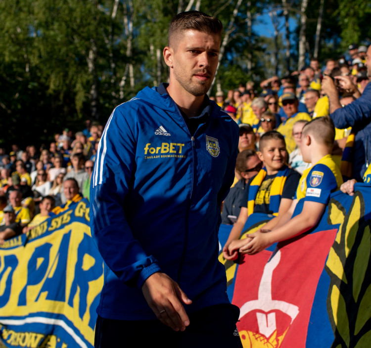 Michał Marcjanik rozegrał 204 oficjalne mecze w pierwszej drużynie Arki Gdynia, strzelił 19 goli. W najbliższym sezonie może awansować do czołowej "15" wśród piłkarzy o największej liczbie występów w historii żółto-niebieskich. 