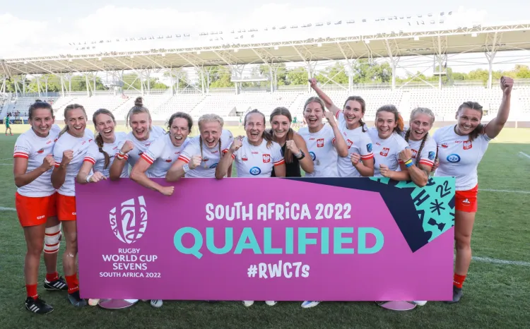 Reprezentacja Polski kobiet po wywalczeniu awansu do Pucharu Świata w rugby 7.
