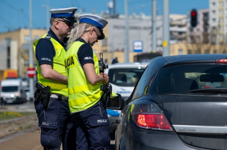 Tylko w ten weekend policjanci udaremnili dalszą jazdę 14 pijanym kierującym.