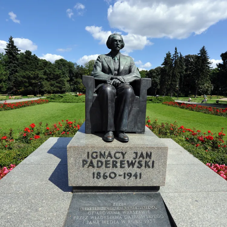 Pomnik I.J. Paderewskiego w Parku Ujazdowskim w Warszawie.