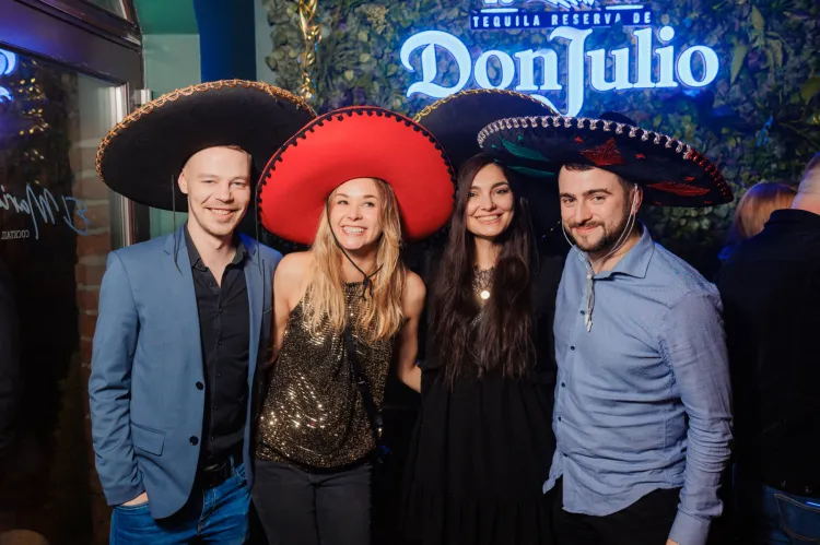 El Mariachi Tequila Bar & Club 