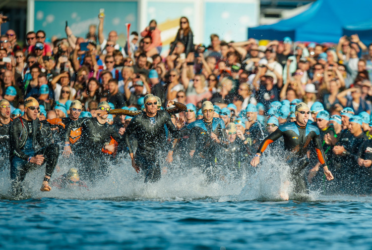 Uczestnicy Enea Ironman Gdynia będą mieli do pokonania morderczy dystans. Rozpoczną od 3,8 km pływania...