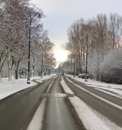 Ulica Bitwy pod Płowcami podczas tegorocznej zimy.