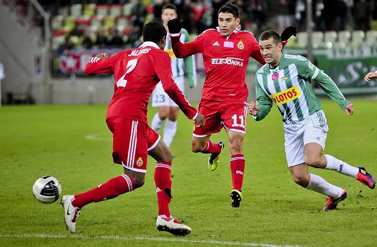 Łukasz Surma w meczu z Wisłą zaliczył setny występ w barwach Lechii. 
