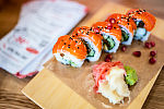Sushi to wdzięczny temat do eksperymentowania, jeden nietypowy składnik potrafi zmienić smak całej rolki.