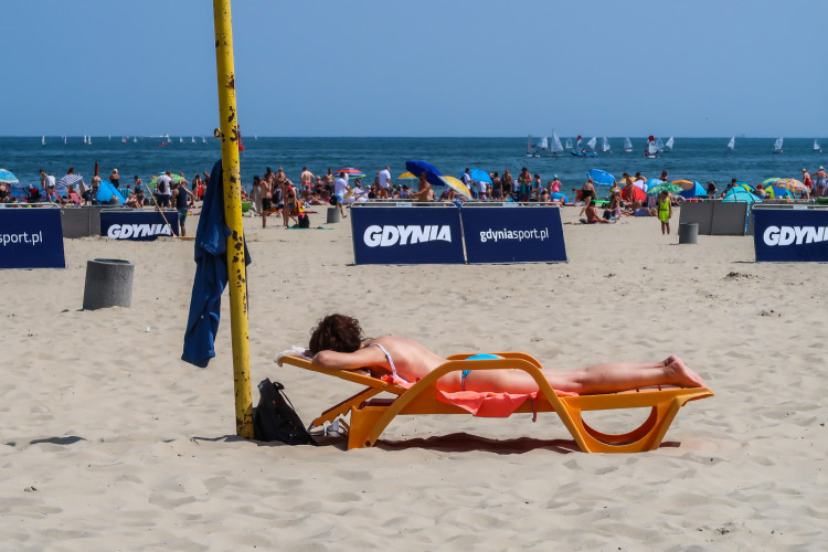 Punktów oferujących wynajem leżaków na trójmiejskich plażach nie brakuje.