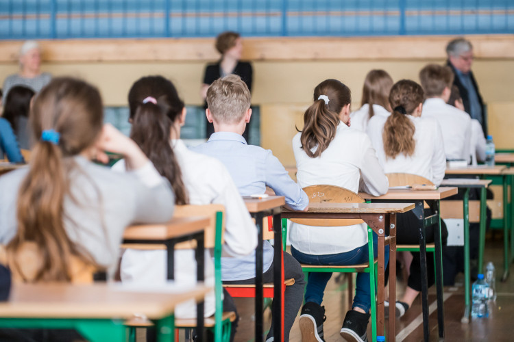 24 sierpnia 2022 r. kuratorium oświaty poinformuje o liczbie wolnych miejsc w szkołach ponadpodstawowych.