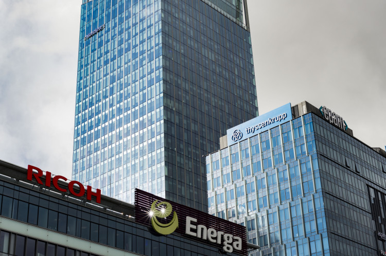 Shareholders are suing Energa again.  It's about sharing the profit for 2021.