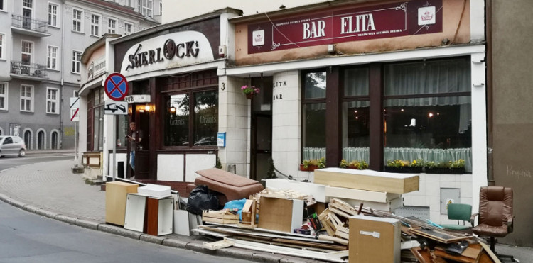 Bar Elita i pub Sherlock będą działać jeszcze tylko do końca września. Miasto wypowiedziało umowy ich właścicielom.