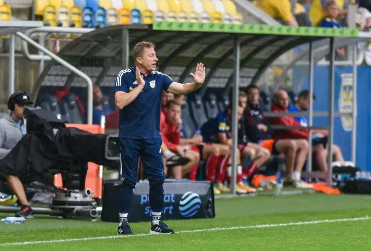 W meczu GKS Katowice - Arka Gdynia, trener Ryszard Tarasiewicz reagował na bieżąco na wydarzenia boiskowe i to przyniosło efekt w postaci trzech punktów.