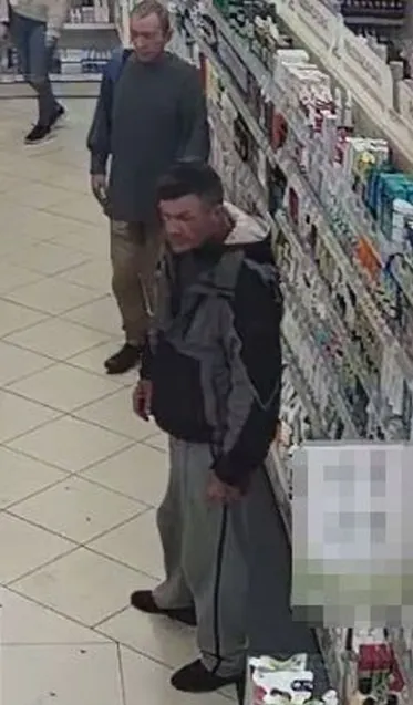 Poszukiwani w związku z kradzieżą perfum.