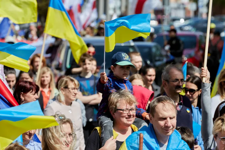 Ukraińscy uchodźcy zostali ciepło przyjęci w Trójmieście. Nie dziwi więc, że tak wielu z nich postanowiło przedłużyć swój pobyt, a nawet wystąpić o prawo stałego pobytu na terytorium Polski. 