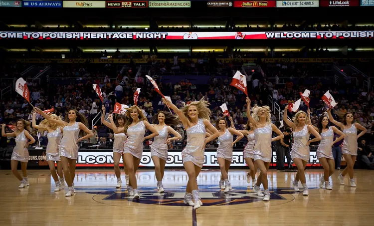 Cheerleaders Prokom podczas meczu NBA pomiędzy Phoenix Suns i Memphis Grizzlies.