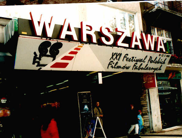 Najbardziej kultowe gdyńskie kino - Warszawa. Przez lata to w nim odbywały się główne pokazy festiwalu filmowego.