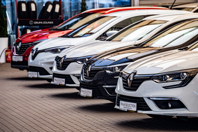 Grupa Zdunek oferuje szeroki wybór samochodów używanych. 