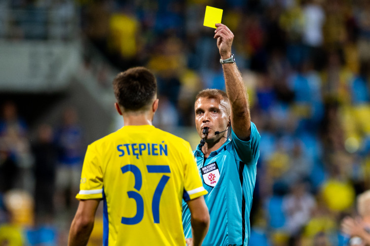 Piłkarze Arki Gdynia zobaczyli już 27 żółtych kartek w tym sezonie. W całej Fortuna 1. Lidze gorzej wypada tylko 7 zespołów.