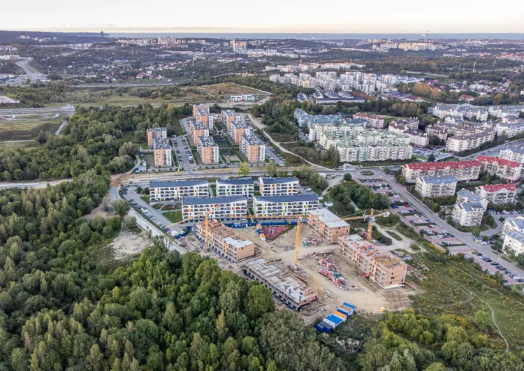 Łatwo zauważyć, jak szybko rozbudowuje się Trójmiasto. W samym Gdańsku w 10 lat przybyło ponad 50 tys. mieszkań.