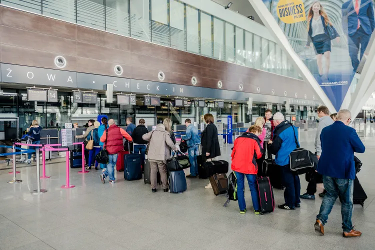 W pierwszych trzech kwartałach roku z gdańskiego lotniska skorzystało 3,5 mln pasażerów. Na koniec roku ma być ich ok. 4,7 mln.