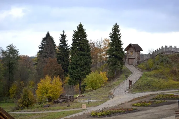 Wizyta w średniowiecznej osadzie w Owidzu pod Starogardem Gdańskim może być jednym z pomysłów na weekend.
