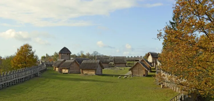 Wizyta w średniowiecznej osadzie w Owidzu pod Starogardem Gdańskim może być jednym z pomysłów na weekend.
