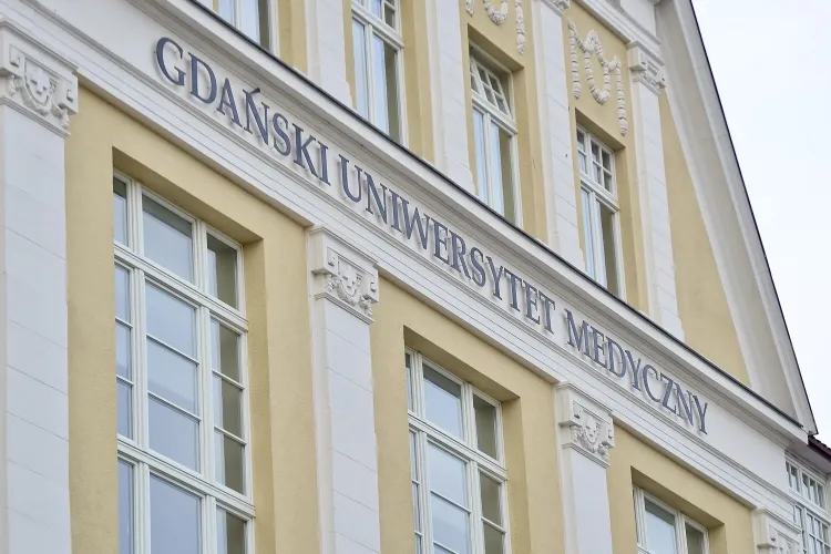 THE WUR. Gdański Uniwersytet Medyczny został sklasyfikowany w przedziale 801-1000. 