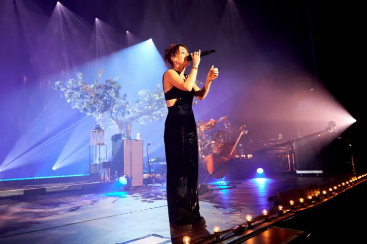 Zaz powróciła do Polski w ramach trasy promującej swój piąty album wydany jesienią 2021 roku. W Polsce wokalistka wystąpi trzy razy - po Gdańsku, zaśpiewa w Łodzi i Krakowie. 