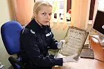 Policja prezentuje zawartość torby Anglika