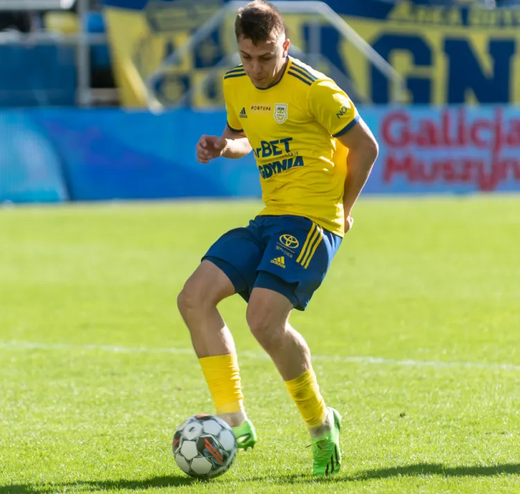 Kacper Skóra w tym sezonie jest podstawowym młodzieżowcem Arki Gdynia. Jego gole już dwukrotnie przechyliły szalę zwycięstwa na korzyść żółto-niebieskich. Czy podobnie będzie w meczu z ŁKS w Łodzi?