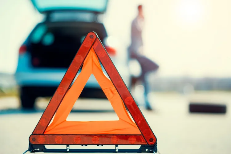"Kierowcy bagatelizują poprawne ustawianie na drodze trójkąta ostrzegawczego" - twierdzi nasz czytelnik. 