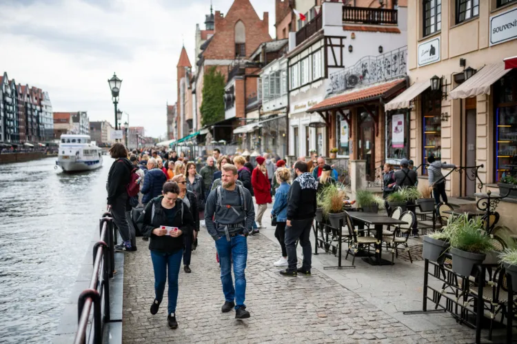 Mieszkańcy Gdańska wypowiedzieli się w ankiecie na temat turystów i ich wpływu na miasto.
