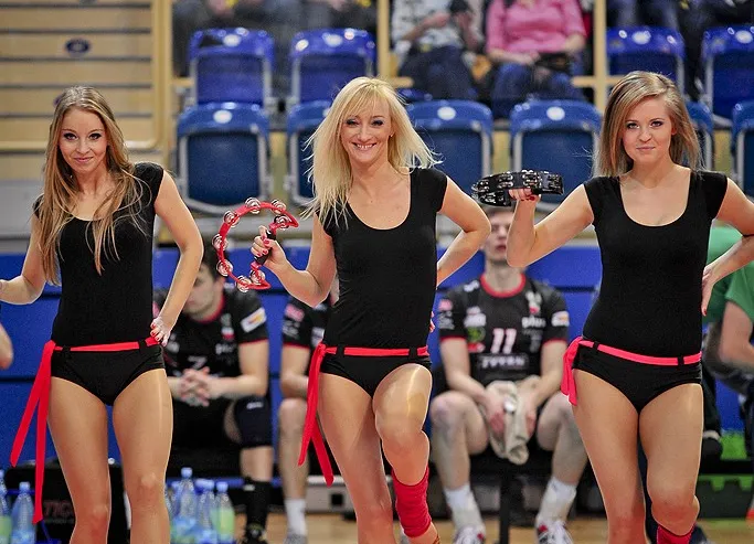 Cheerleaderki z Gdyni i z Sopotu są jednymi z najlepszych w Polsce, ale czy na pewno czyni nas to "stolicą cheerleadingu"? 