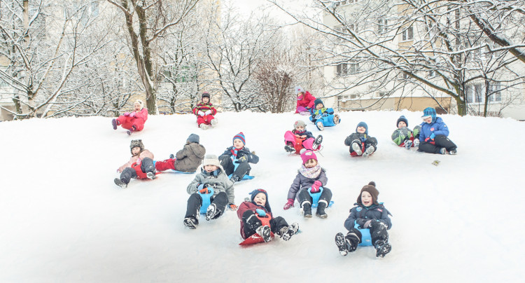 Dajmy szansę dzieciom na skorzystanie z uroków zimy, która jeśli chodzi o opady śniegu, bywa w Trójmieście nieprzewidywalna.