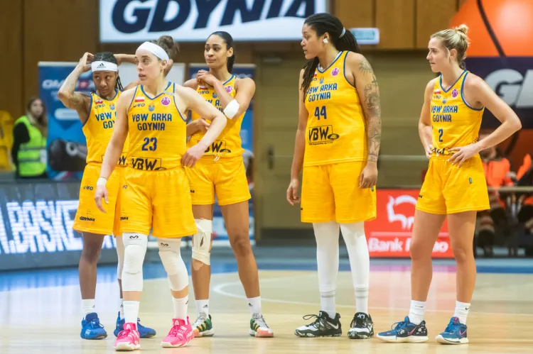 Koszykarki VBW Arki Gdynia na półmetku sezonu zasadniczego w Energa Basket Lidze Kobiet zameldowały się z bilansem 7 zwycięstw i 3 porażek. 