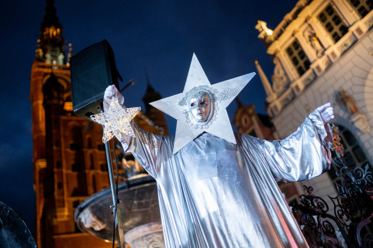 Tradycyjnie, jak co roku, w niedzielę poprzedzającą Boże Narodzenie (18 grudnia), na Długim Targu odbędzie się Gdańska Wigilia. Początek o godz. 15:30.