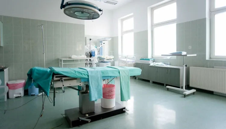 Konflikt między NFZ a dyrektorami trójmiejskich szpitali może wydłużyć kolejki na planowane zabiegi operacyjne.