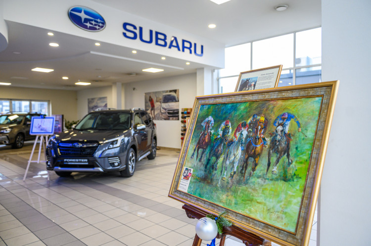 Wystawa obrazów w salonie Subaru Zdanowicz.