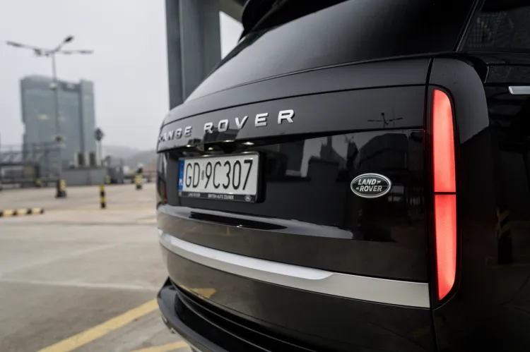 Nowy Range Rover (2022).