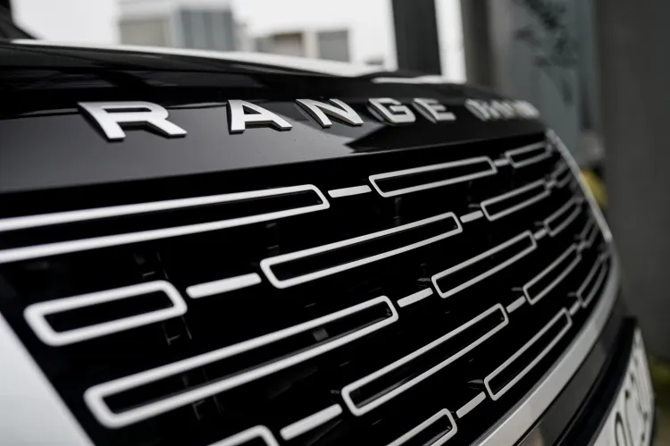 Nowy Range Rover (2022).