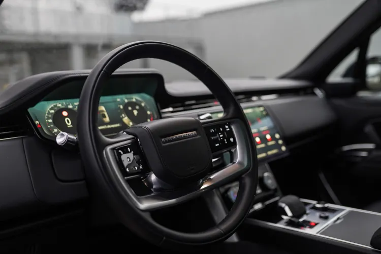 Nowy Range Rover (2022).
