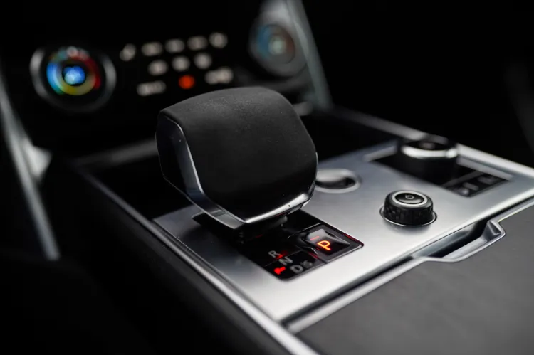 Nowy Range Rover (2022).