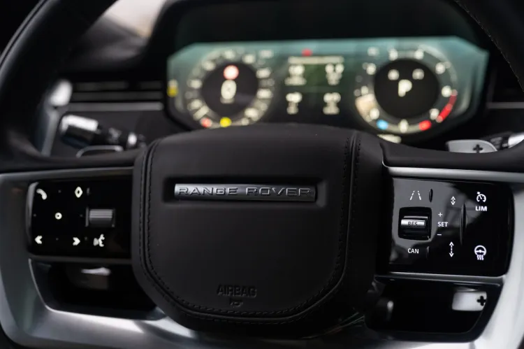 Nowy Range Rover (2022).