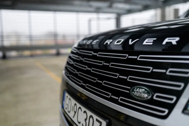 Nowy Range Rover (2022).