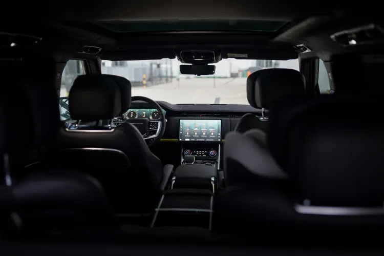 Nowy Range Rover (2022).