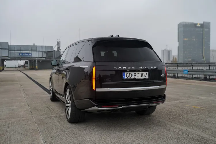 Nowy Range Rover (2022).