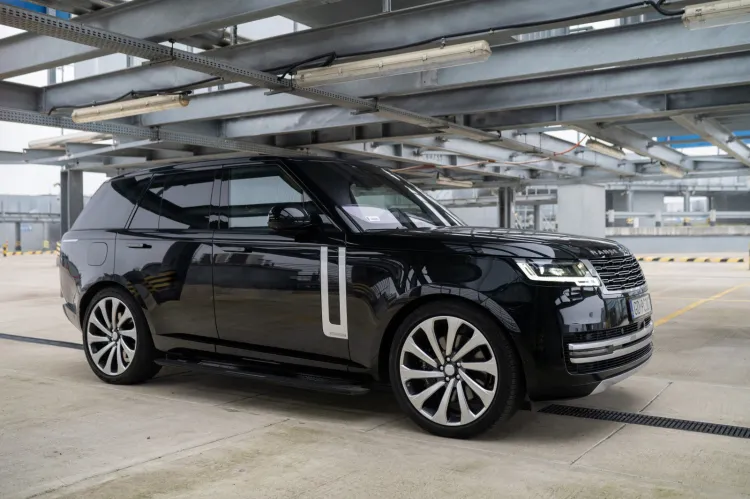 Nowy Range Rover (2022).